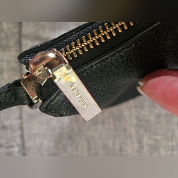 Kate Spade Leila Triple Gusset Crossbody bag. Black Pebbled Leather. - Picture 10 of 15